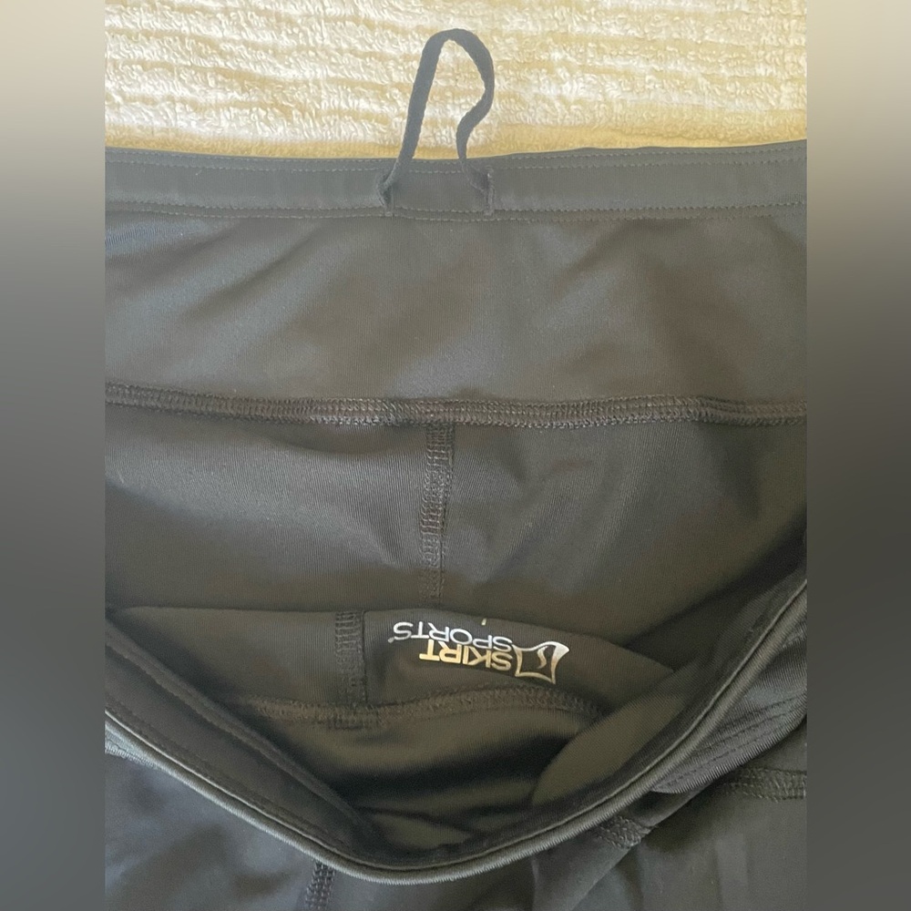 SkirtSports running/athletic skirt, Size Large - Picture 4 of 11